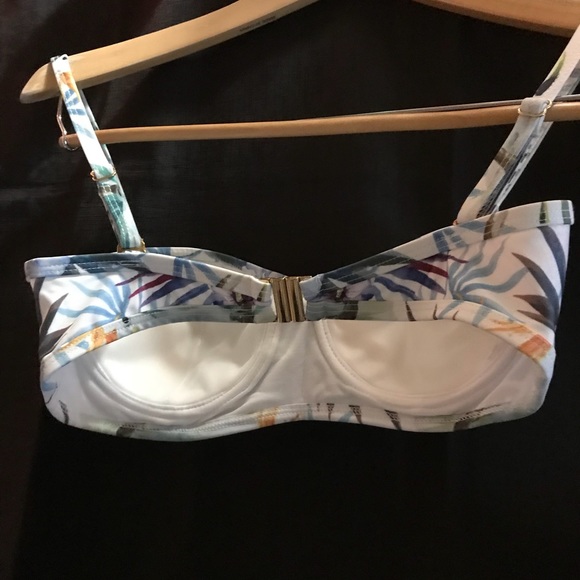 Swim wear top - Picture 3 of 6